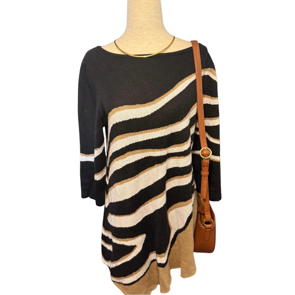 Chico's Asymmetrical Black & Tan‎ Ripple Sweater Size M